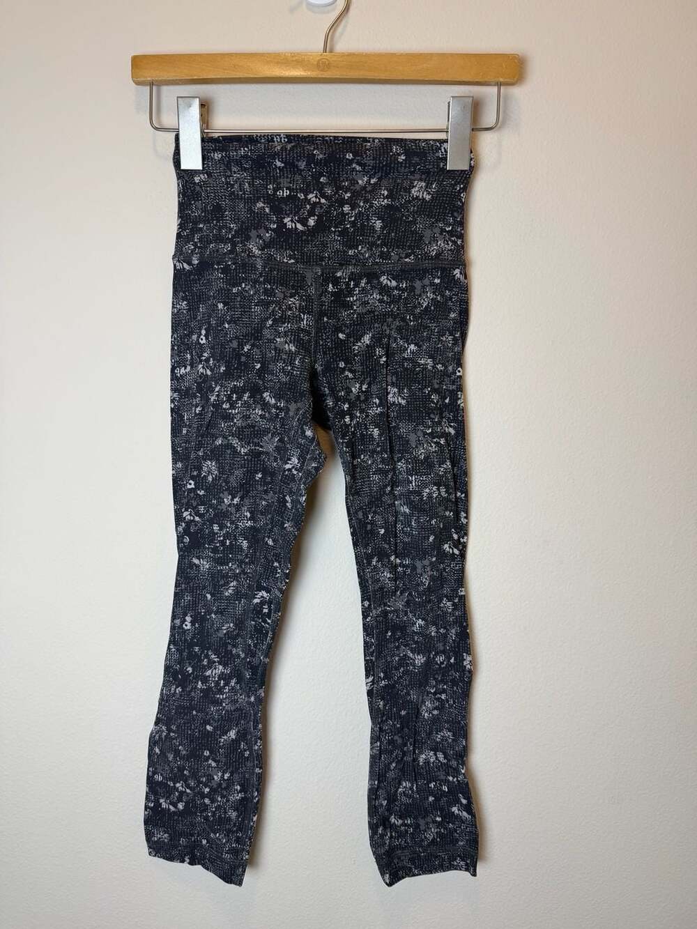 Lululemon Align High-Rise Crop Leggings 25" Black White Floral